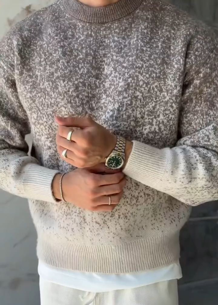 Pull Maille Dégradé – Beige – worn – Beige gradient speckled knit sweater, long sleeves, ribbed crewneck