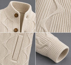 Gilet Royal – Blanc – detail – close-up of collar buttons, cable knit texture, welt pocket, ribbed cuff